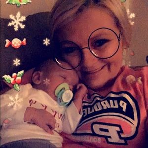 Meet your Posher, Desiree